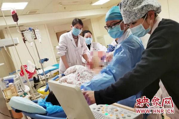 #超级宝妈#产妇胎盘粘连大出血 医护上演“生死时速”