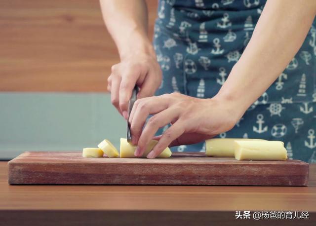 鸡蛋豆腐的美味新吃法，鲜嫩爽口，营养丰富，孩子爱吃的素味美食