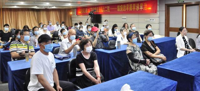 近视|视觉保卫战｜高度近视离致盲有多远？怎么防？