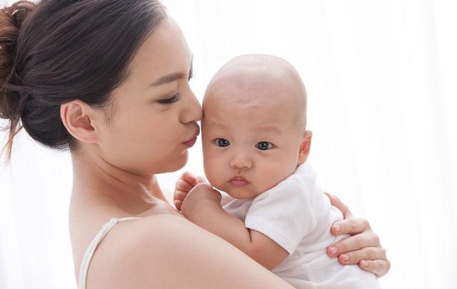 超级宝妈■孩子犯错时吼叫无用？想让娃“知错就改”，正面解决问题三步走