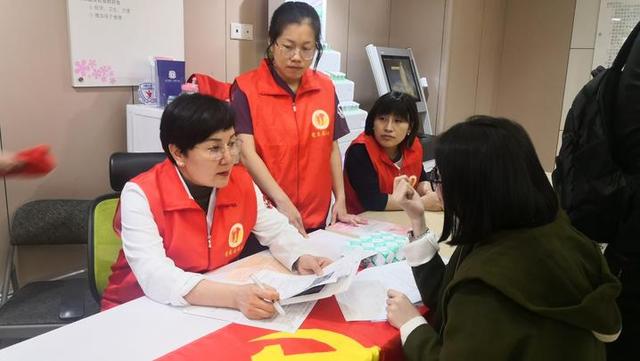 超级宝妈：病房深夜飘出饭菜香，竟是妊娠期糖尿病孕妇偷偷点了麻辣香锅！这太危险