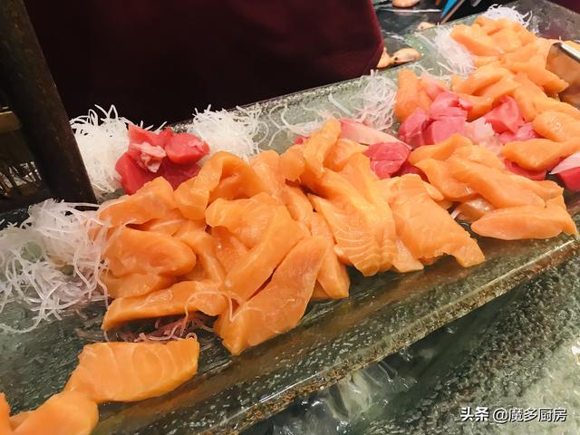 人均200+的五星级酒店自助餐，怎么吃才能回本？