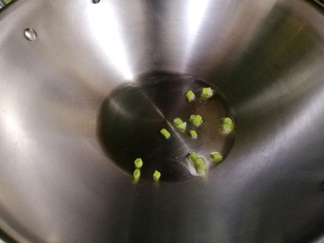 冬天就馋这碗羹，1块豆腐就搞定，鲜嫩爽滑，一碗下肚浑身暖