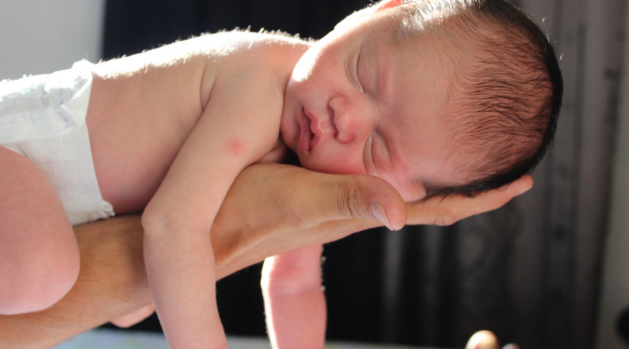 温度|新生宝宝有五个特点，三个护理要点，学会这些更懂照顾新生儿