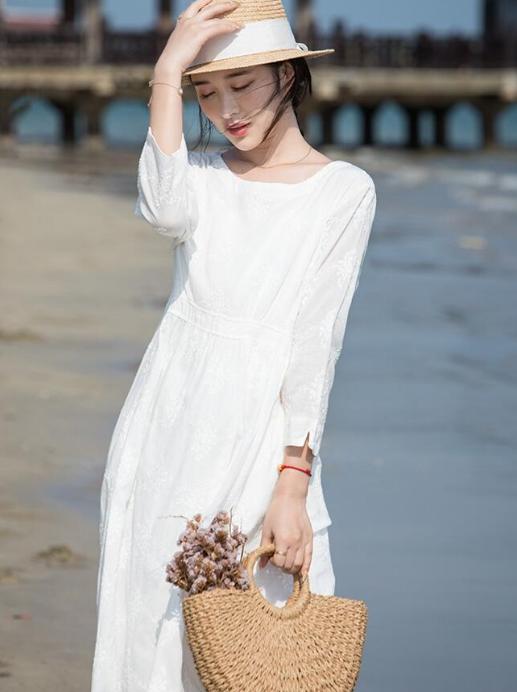 普拉达女王六一带娃出游，建议选一件文艺风的“苎麻裙”，优雅复古又减龄