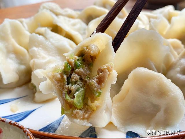 别总拿白菜包饺子了，试试这4种馅料，爽嫩开胃，香到舔盘子