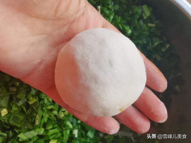 利津水煎包难怪驰名，原来真的是太好吃了，自己做馅大多汁，鲜香