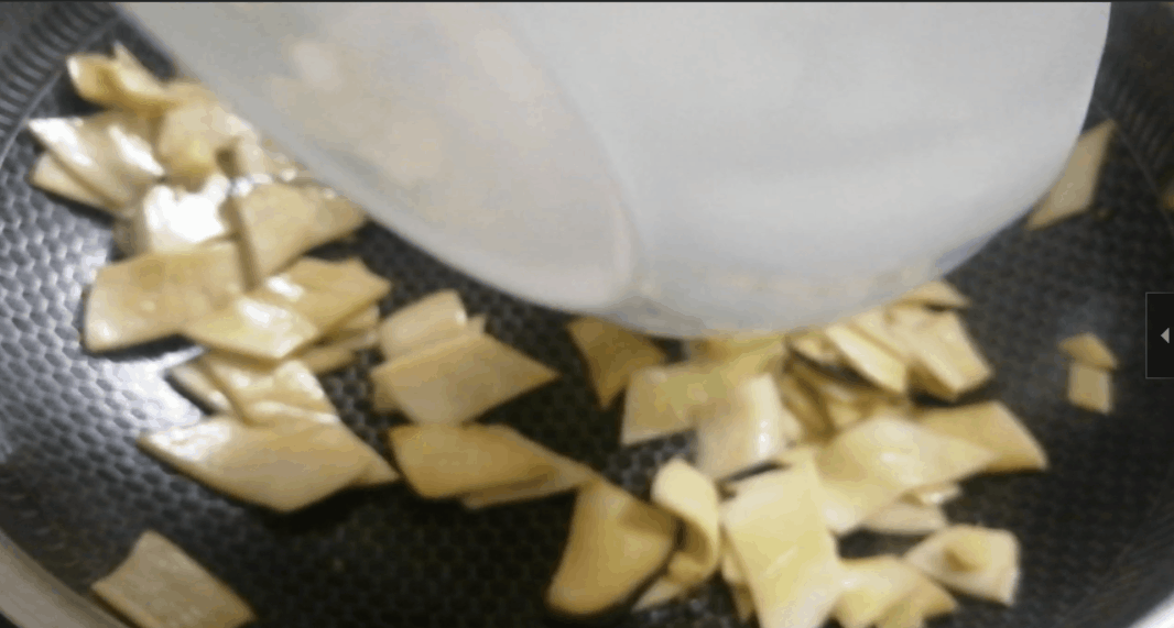 用杏鲍菇做一道清淡爽口的菜品，只需1样辅料，操作简单味道美