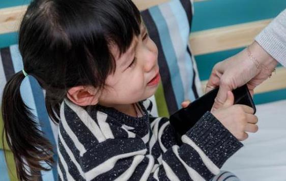 星星点灯|孩子沉迷电子设备，家长无计可施？教你5招克服这个问题