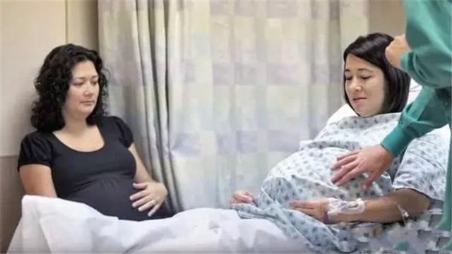 「超级宝妈」亲姐妹俩同时生下双胞胎，两对双胞胎同一个爸爸，一家人好幸福