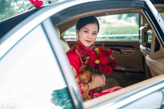 上花轿,开大奔,漂亮的姑娘今天就要嫁人了