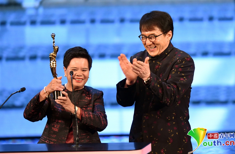 香港金像奖颁奖礼:茶水大妈30年如一服务万千