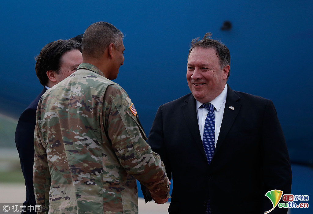 美国务卿蓬佩奥访问韩国 向文在寅通报"金特会"有关情况