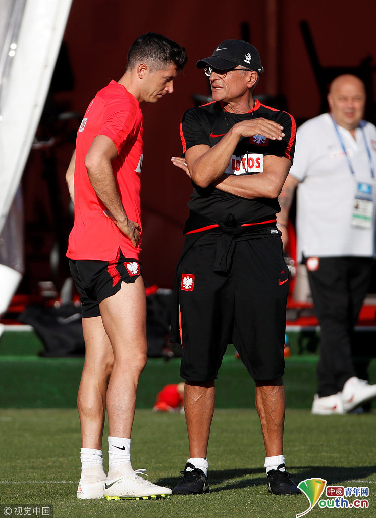 2018俄罗斯世界杯第8日:波兰队召开发布会