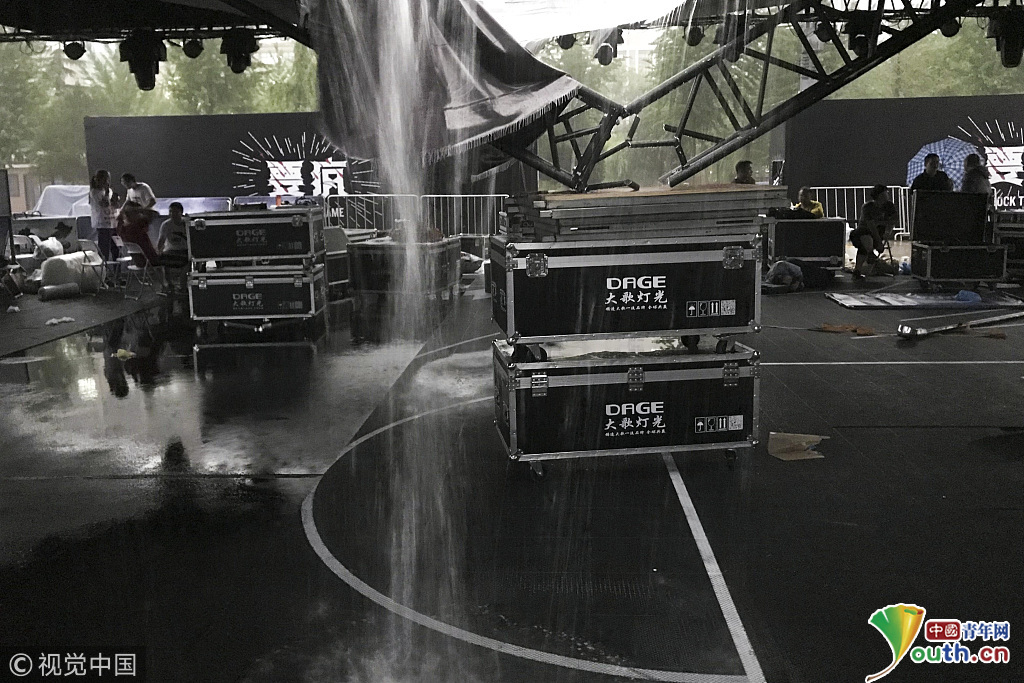 2018汤普森中国行济南站:真·倾盆大雨冲垮