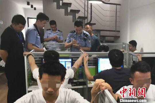 武汉警方破获特大网络诈骗案 抓获嫌疑人394名