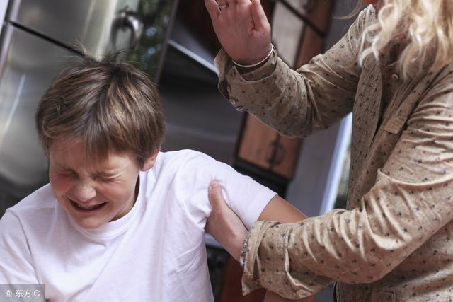 别让玩手机毁了你的孩子