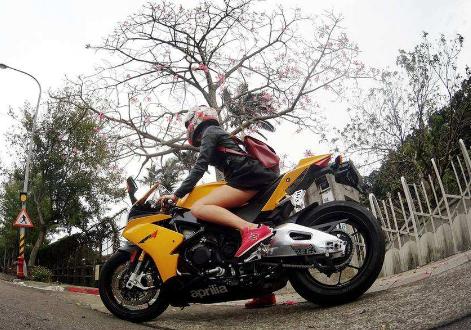 为什么很多人宁愿骑摩托车也不愿意买小汽车?