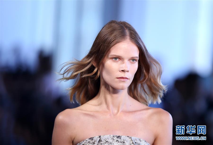 纽约时装周开幕 NOON BY NOOR品牌发布新款