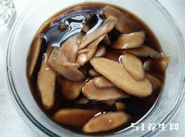 4,解毒,生姜又能解生半夏,生南星之毒,煎汤饮服,可用于中半夏,南星毒