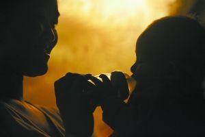 还在给宝宝喂夜奶？对娃有两大坏处，宝妈们需要了解下