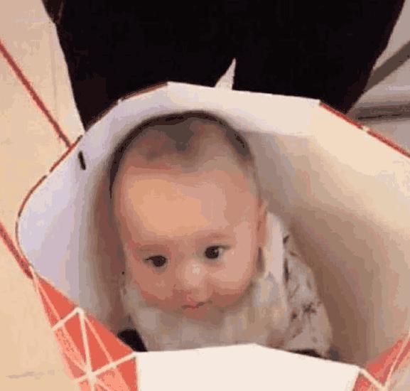 奶爸带孩子真不省心，各种的脑洞大开，但是都尽职尽责！