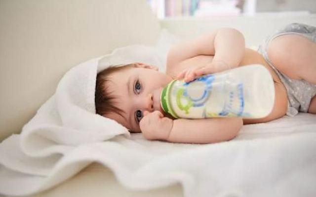 宝宝如何轻松戒掉夜奶？聪明妈妈都这样做！