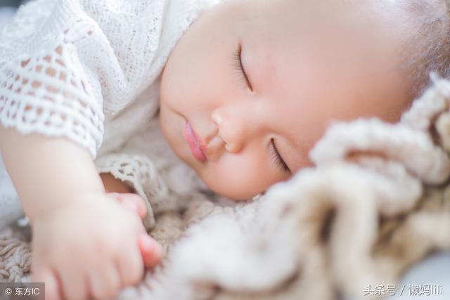 6个月宝宝浑身红疹，妈妈心疼落泪，全因婆婆给吃了这个