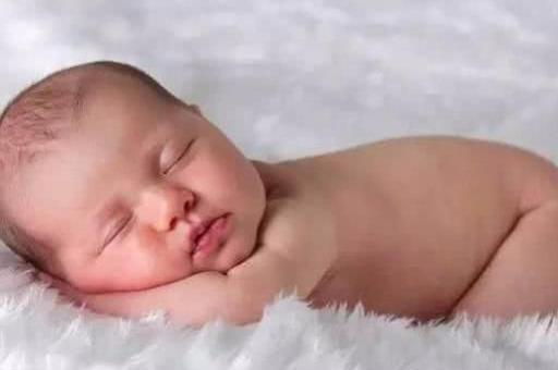 宝宝满月前常见的4种异常症状，妈妈应对有妙招