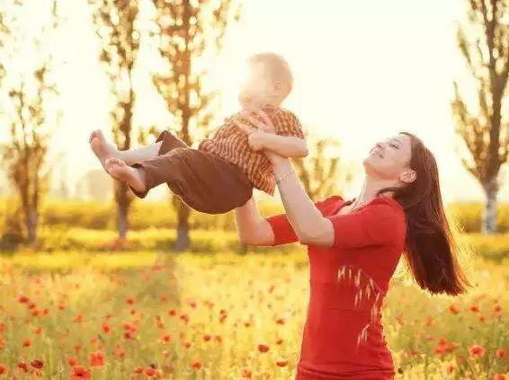 如何将传统教育与现代教育理结合起来培养孩子？