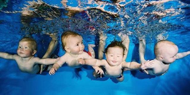 宝宝出生后，第一个抱他的人一定要重视，原因令人深思！