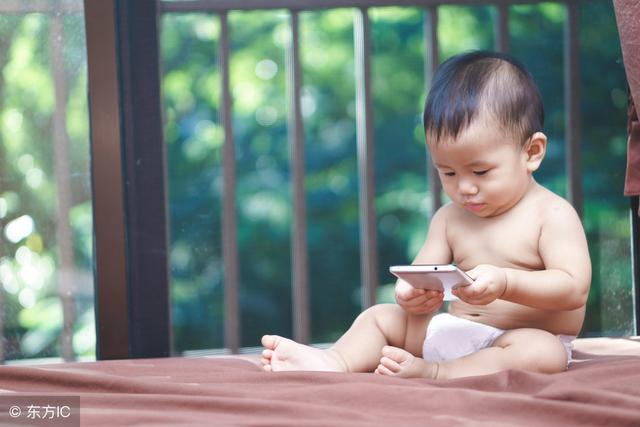 看手机视频学英语？千万别让这样的想法毁了这个年龄段的孩子！