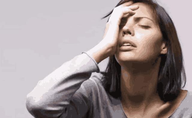 宝妈坐月子常哭泣，宝宝以后将发育不良，为了宝宝请保持愉快心情