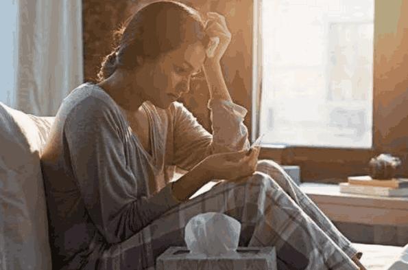 宝妈坐月子常哭泣，宝宝以后将发育不良，为了宝宝请保持愉快心情