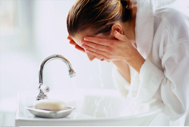 生完孩子，脸上长了好多斑，有什么办法祛斑吗？