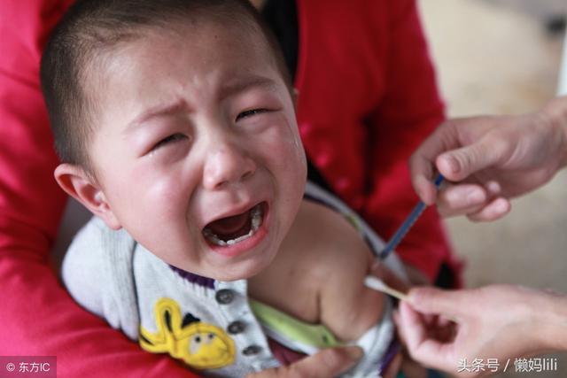 打疫苗孩子不哭不闹？全靠妈妈这样安慰，你学到了吗？