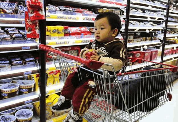 奶爸带孩子真不省心，各种的脑洞大开，但是都尽职尽责！