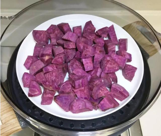 辅食：好吃不上火，有助于促进胃肠蠕动保持大便通畅