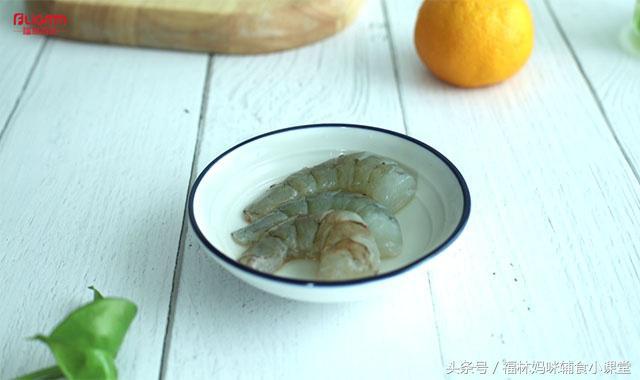 自制宝宝“蚯蚓面”，软嫩鲜香、入口即化，不含任何添加剂