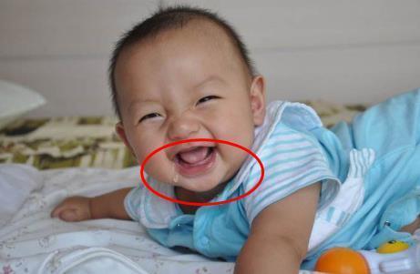 1岁内宝宝最难“伺候”的两个时期，新手爸妈该怎么做？