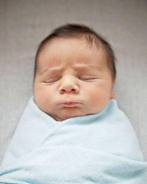 孩子月子里不要让这4类人抱，为了孩子健康安全，别不好意思拒绝