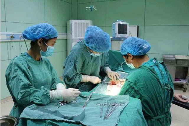 为什么家人不能进手术室陪产？站在医生的角度，这几个原因很合理