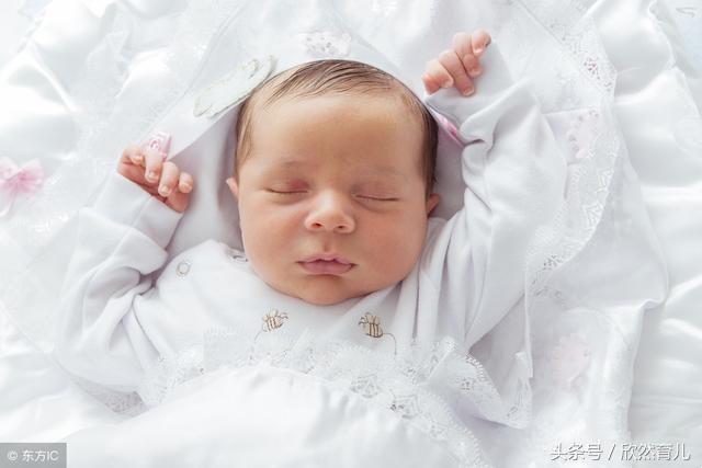 妈妈看过来，新生宝宝冬天这样穿就对了