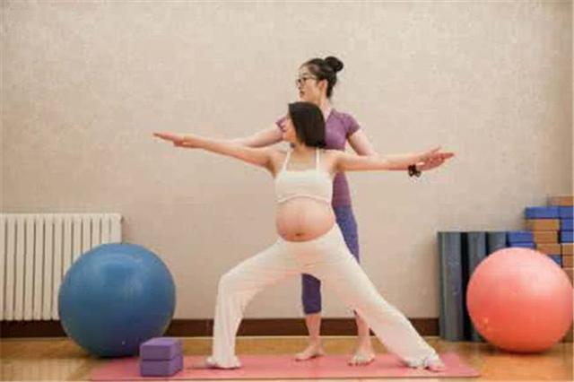 育儿说：孕妇弯腰捡东西会伤到腹中胎儿吗？两招避免伤害，错不了