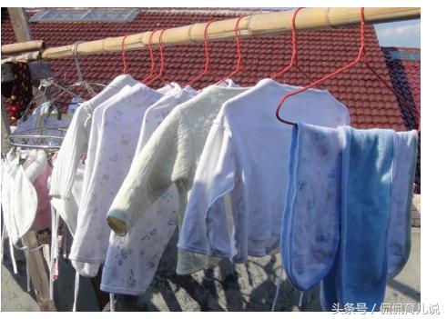 给孩子穿人旧衣服正常吗?宝妈:矫情,我从路边捡的衣服孩子也穿!