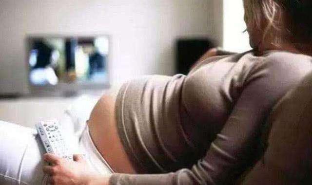 你以为只有大人才喜欢熬夜？不！胎宝熬起夜来，大人根本受不住！