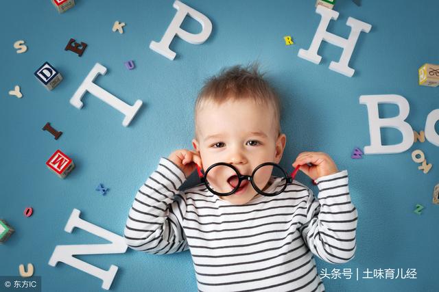 孩子上了幼儿园，回家后不愿意说在幼儿园里发生的事，该怎么办？