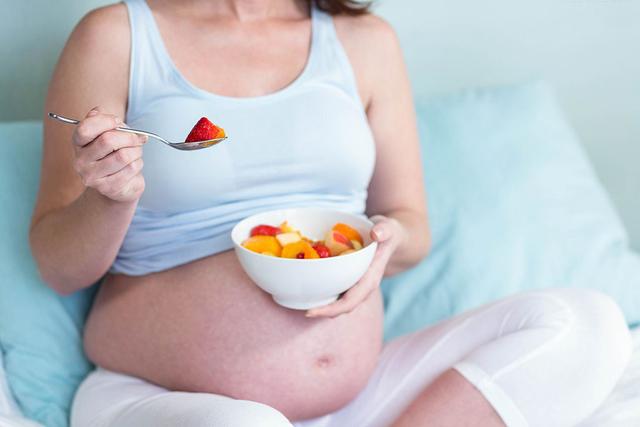 孕妈多吃这5种水果，宝宝颜值高皮肤好