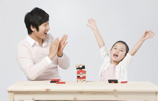 对孩子来说赞美只是一种手段，很多家长只领悟了一半，你做对了吗