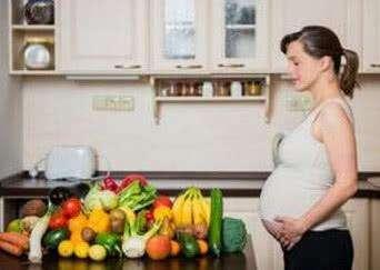 孕期吃水果太多会生巨大儿？不用怕，这样吃水果健康又安全！